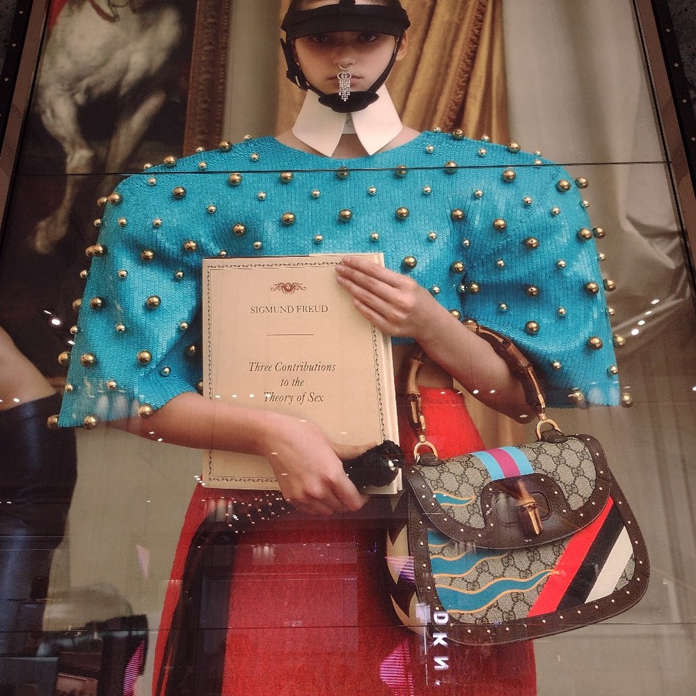 Meet your Posher, Maria